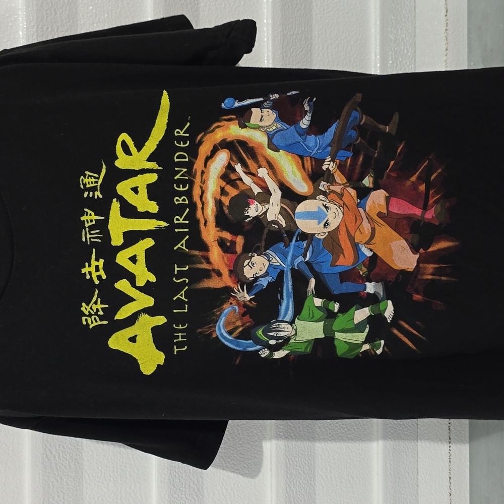 Nickelodeon Avatar‎ T-shirt Size Small